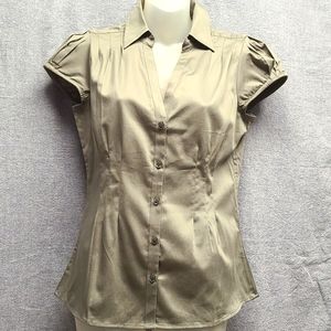 Banana Republic Button Down Shirt With V- Neck,Cap Sleeve NWT (Size 6)
